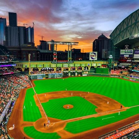 U1 Penthouse Downtown Houston Rental Car Available Apt 1Br 1Bth Gym Sleep Good Bagian luar foto